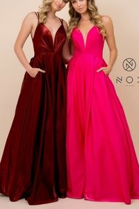 Spaghetti strapp sweetheart neckline formal bridesmaids dress with pockets